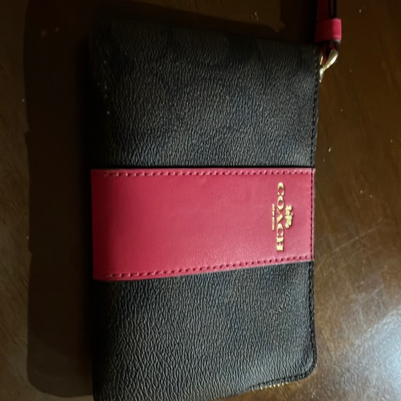 Coach Handbags - Coach wristlet